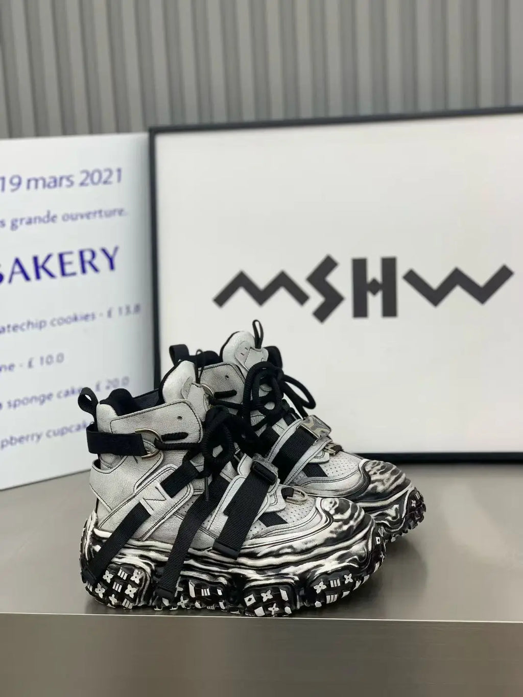 Custom Design High-Top Tactical Buckle Bread Shoes Heavy Industrial RTS Private Label Sneakers